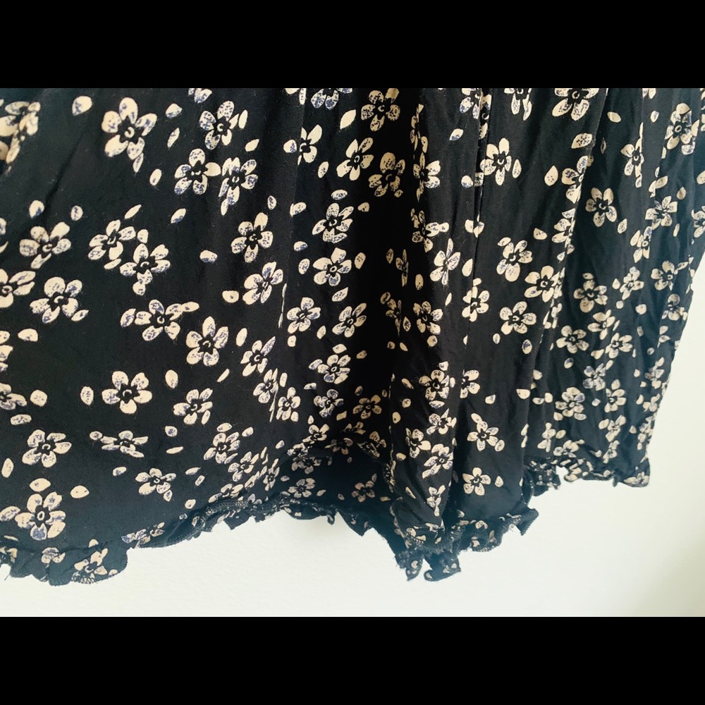 Khloe black floral romper - Picture 4 of 4